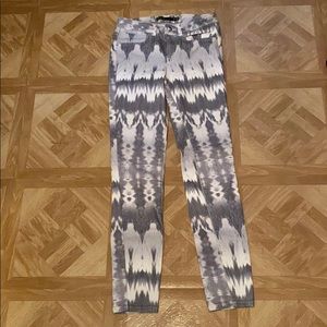 White and Gray Print Karen Millen Pants US2